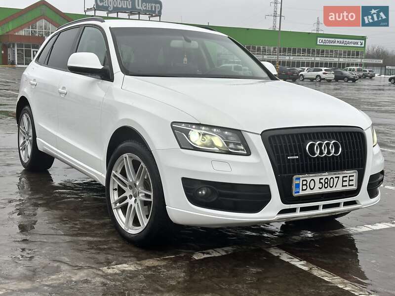 Внедорожник / Кроссовер Audi Q5 2011 в Черновцах