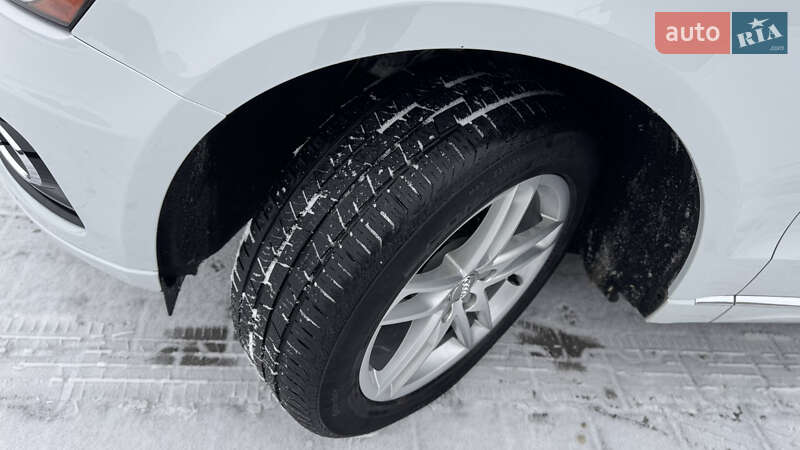 Внедорожник / Кроссовер Audi Q5 2016 в Дубно