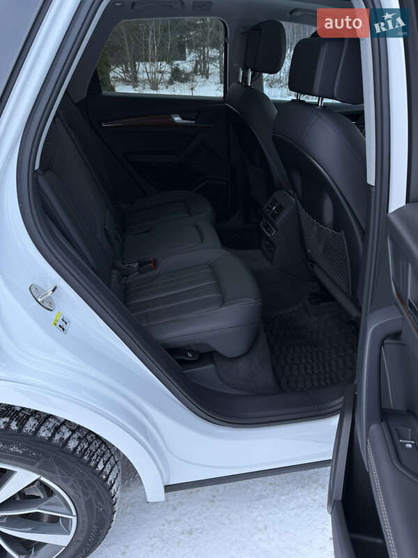 Позашляховик / Кросовер Audi Q5 2023 в Прилуках фото 20 Позашляховик / Кросовер Audi Q5 2023 в Прилуках