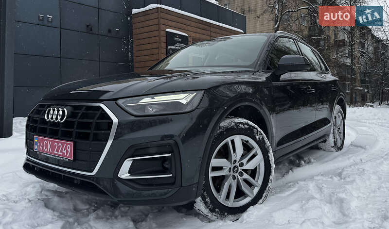 Внедорожник / Кроссовер Audi Q5 2021 в Киеве