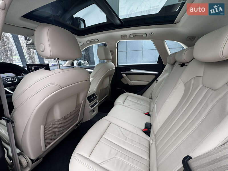 Внедорожник / Кроссовер Audi Q5 2021 в Киеве