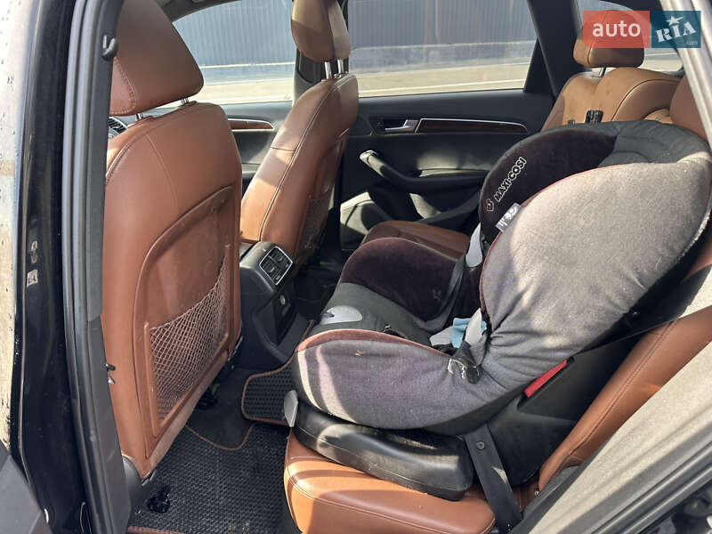 Внедорожник / Кроссовер Audi Q5 2011 в Обухове