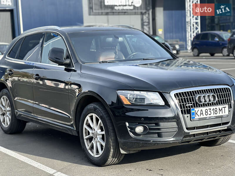 Внедорожник / Кроссовер Audi Q5 2011 в Обухове