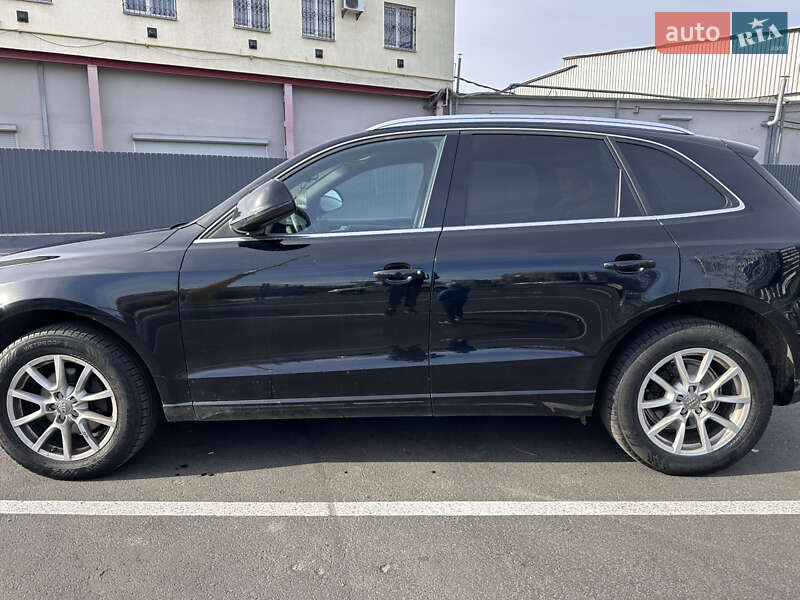 Внедорожник / Кроссовер Audi Q5 2011 в Обухове