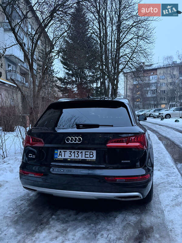 Позашляховик / Кросовер Audi Q5 2020 в Івано-Франківську