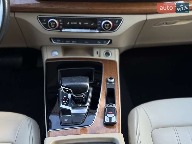 Внедорожник / Кроссовер Audi Q5 2021 в Львове