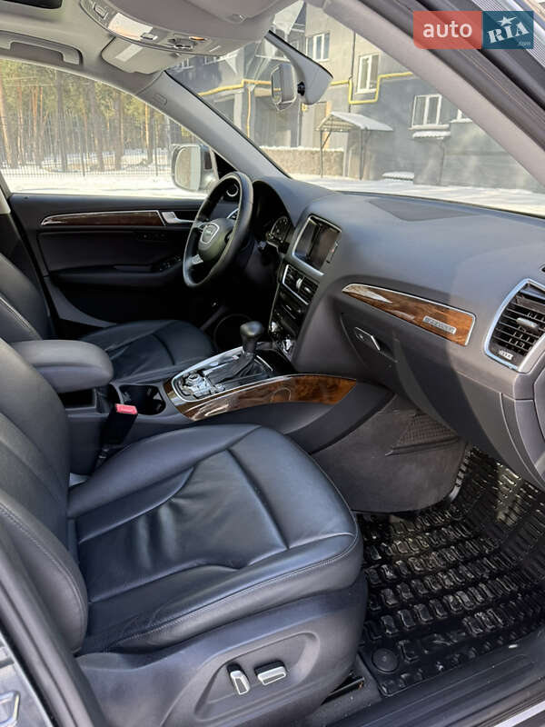 Внедорожник / Кроссовер Audi Q5 2015 в Ахтырке