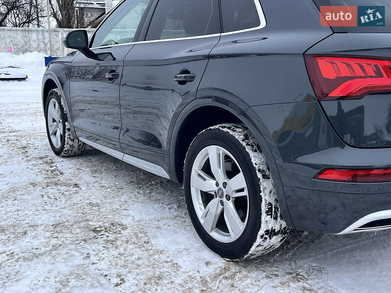 Позашляховик / Кросовер Audi Q5 2017 в Києві