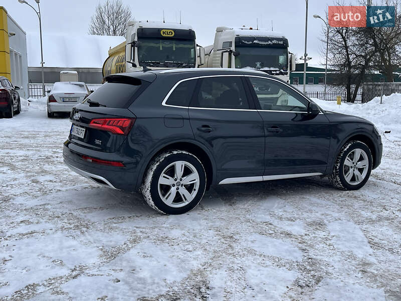 Позашляховик / Кросовер Audi Q5 2017 в Києві