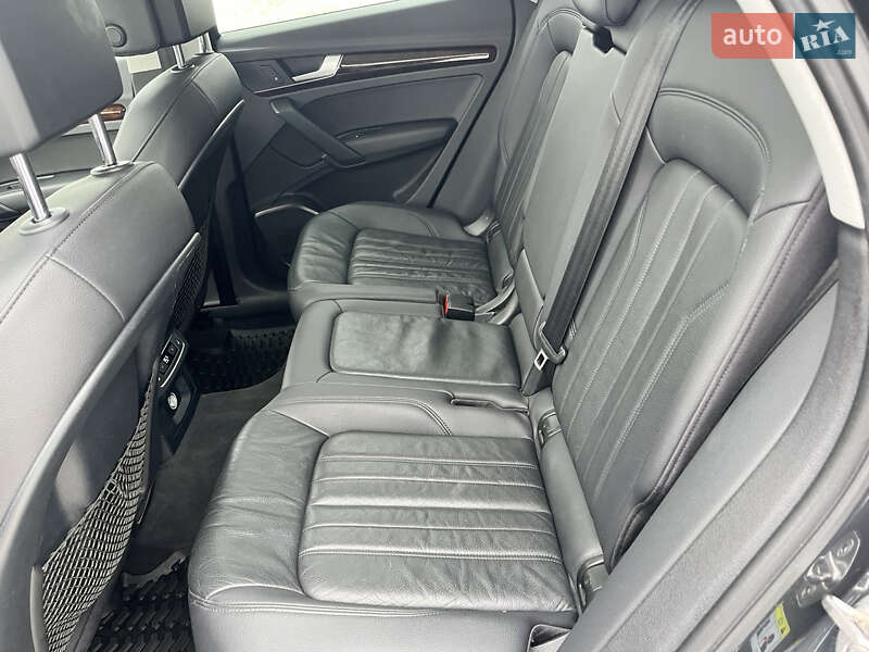 Позашляховик / Кросовер Audi Q5 2017 в Києві