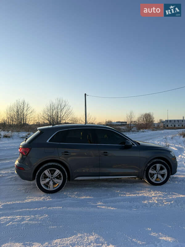 Позашляховик / Кросовер Audi Q5 2019 в Києві