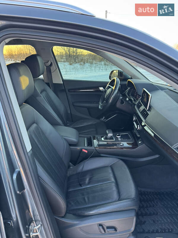 Позашляховик / Кросовер Audi Q5 2019 в Києві