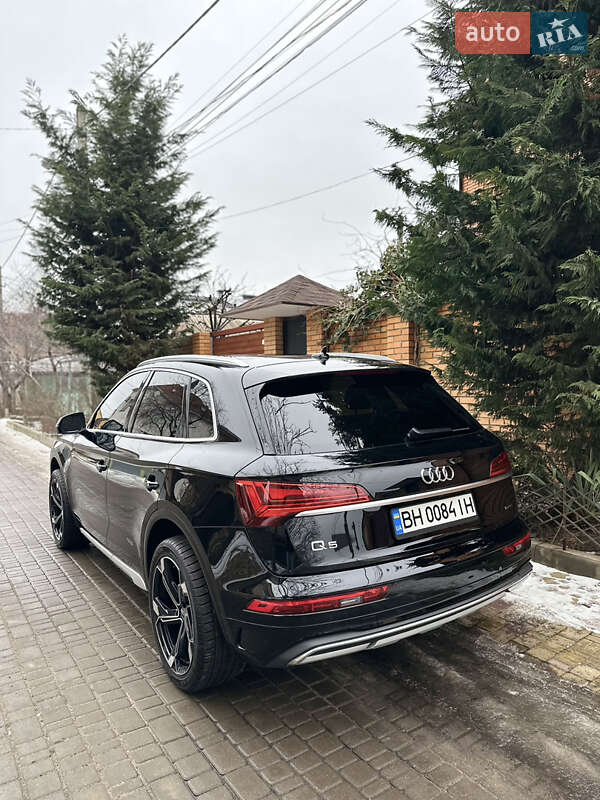 Позашляховик / Кросовер Audi Q5 2021 в Одесі