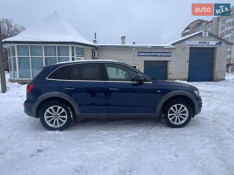 Позашляховик / Кросовер Audi Q5 2015 в Долині