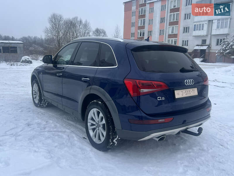 Позашляховик / Кросовер Audi Q5 2015 в Долині