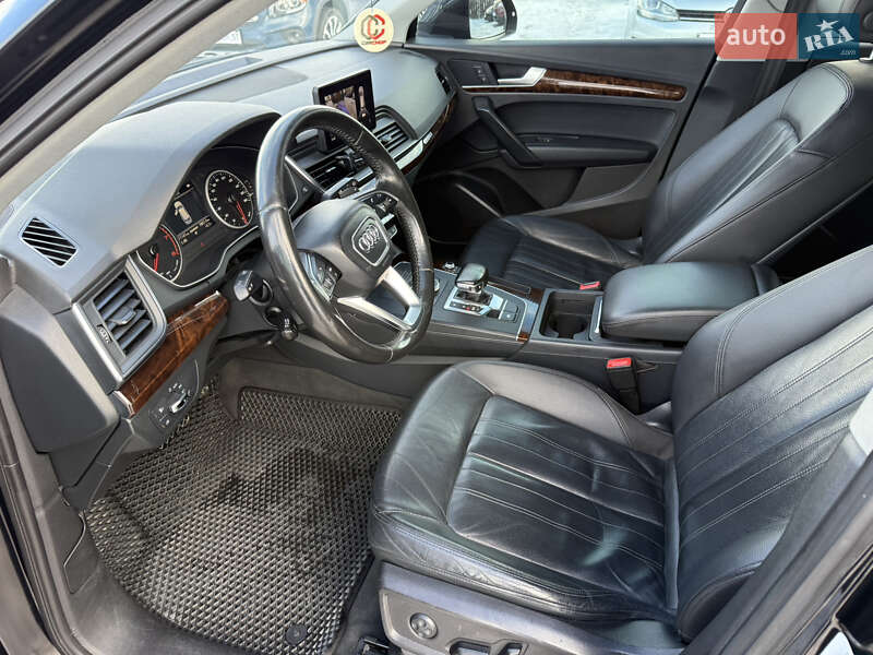 Внедорожник / Кроссовер Audi Q5 2017 в Стрые