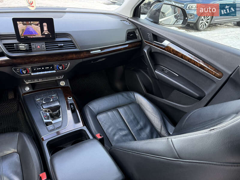 Внедорожник / Кроссовер Audi Q5 2017 в Стрые