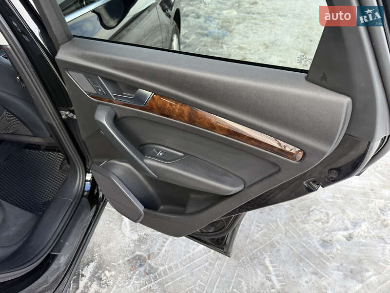 Внедорожник / Кроссовер Audi Q5 2017 в Стрые