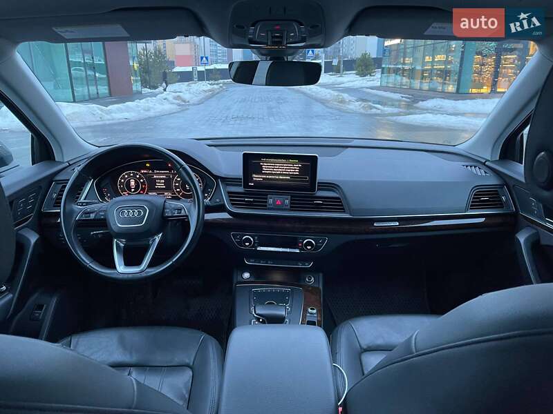 Внедорожник / Кроссовер Audi Q5 2017 в Хмельницком