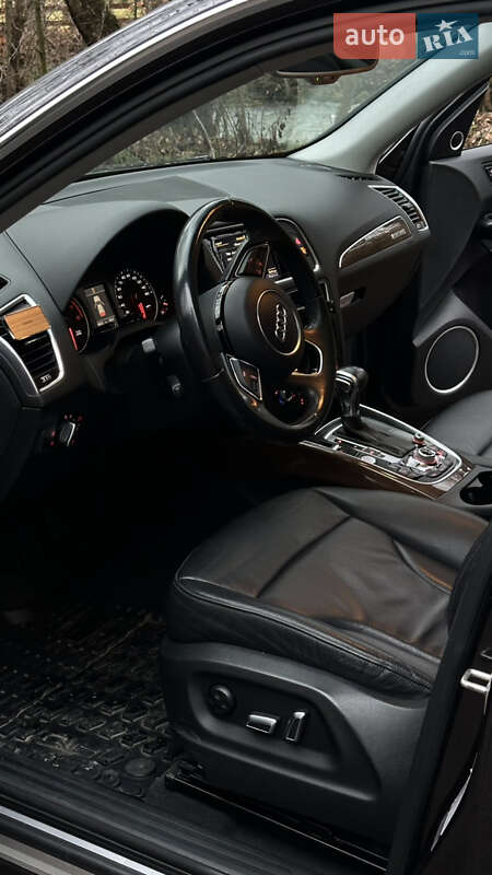 Позашляховик / Кросовер Audi Q5 2016 в Ужгороді