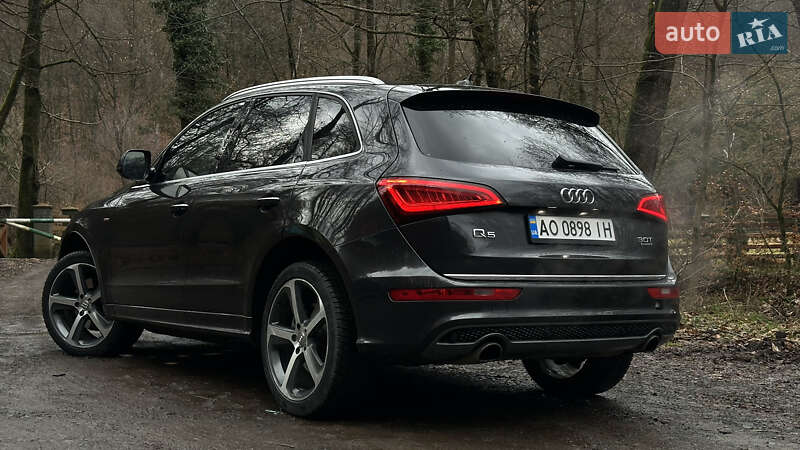 Позашляховик / Кросовер Audi Q5 2016 в Ужгороді