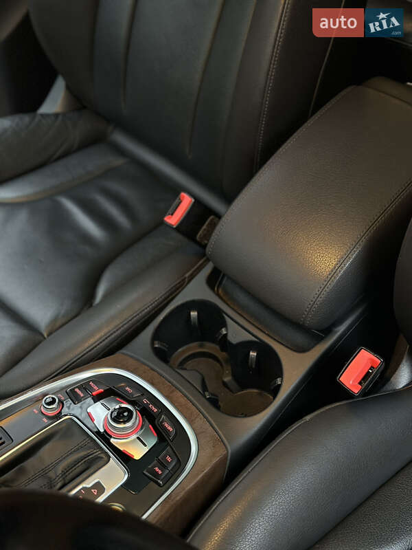 Позашляховик / Кросовер Audi Q5 2016 в Ужгороді