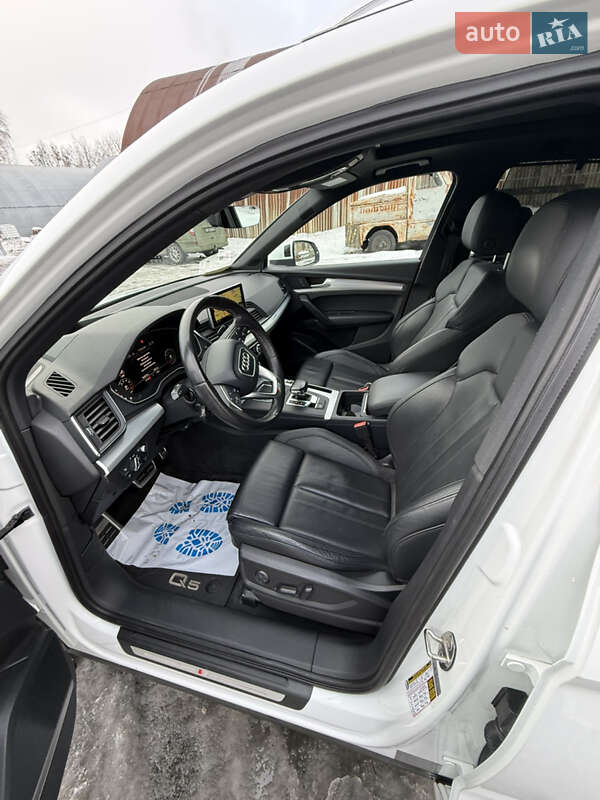 Позашляховик / Кросовер Audi Q5 2017 в Києві