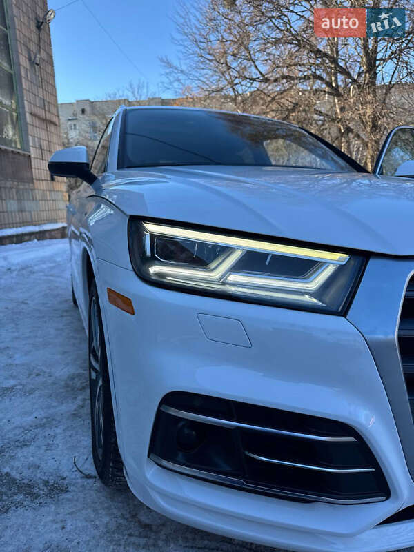 Позашляховик / Кросовер Audi Q5 2017 в Києві