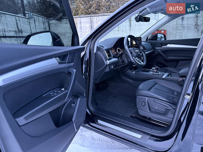 Позашляховик / Кросовер Audi Q5 2022 в Рівному