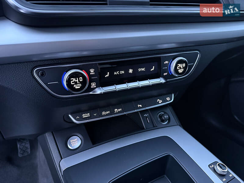 Позашляховик / Кросовер Audi Q5 2022 в Рівному