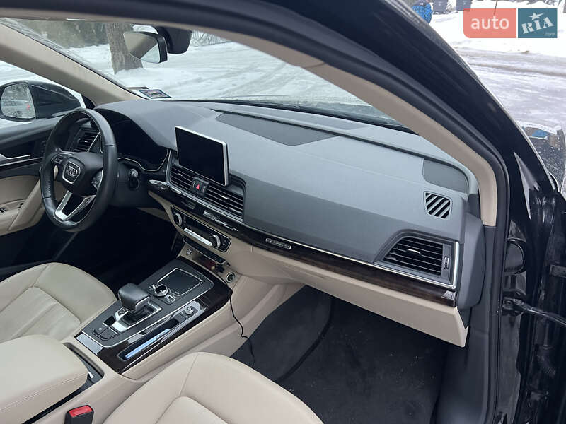 Позашляховик / Кросовер Audi Q5 2019 в Львові