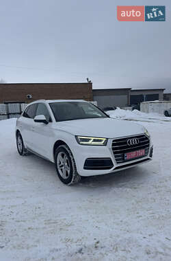 Внедорожник / Кроссовер Audi Q5 2018 в Владимире