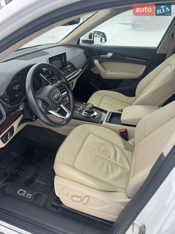 Позашляховик / Кросовер Audi Q5 2018 в Володимирі фото 29 Позашляховик / Кросовер Audi Q5 2018 в Володимирі
