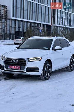 Позашляховик / Кросовер Audi Q5 2018 в Рівному