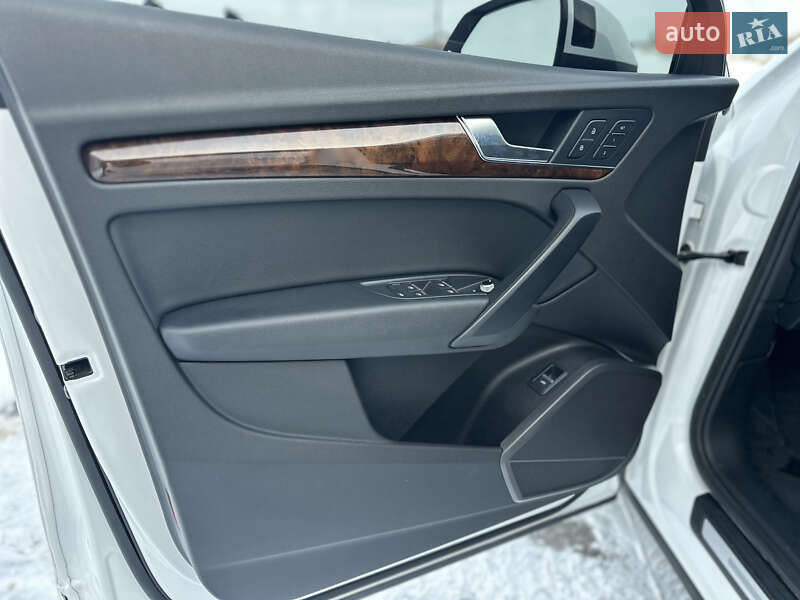 Позашляховик / Кросовер Audi Q5 2018 в Рівному фото 23 Позашляховик / Кросовер Audi Q5 2018 в Рівному