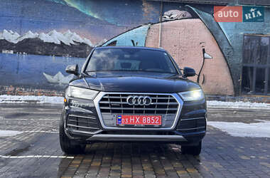 Позашляховик / Кросовер Audi Q5 2018 в Луцьку