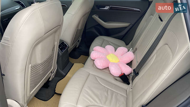 Позашляховик / Кросовер Audi Q5 2010 в Немирові