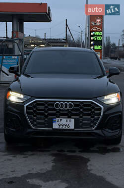 Позашляховик / Кросовер Audi Q5 2021 в Дніпрі