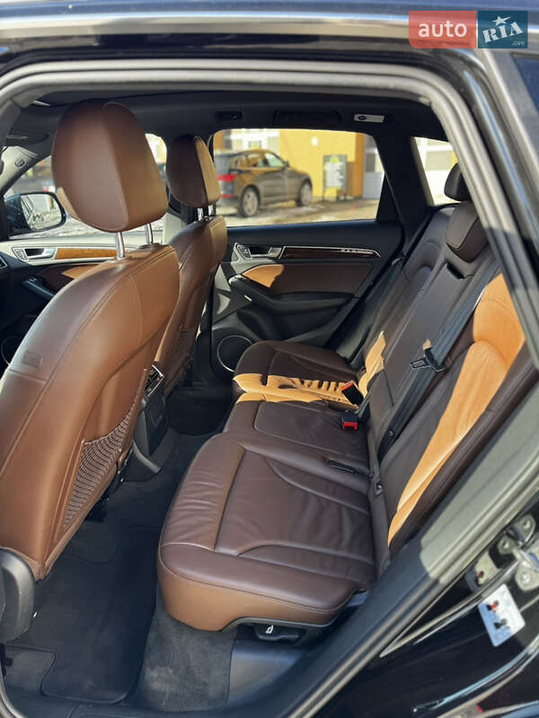 Позашляховик / Кросовер Audi Q5 2015 в Луцьку