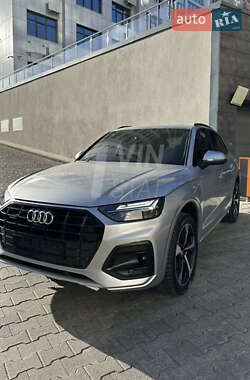 Позашляховик / Кросовер Audi Q5 2020 в Києві