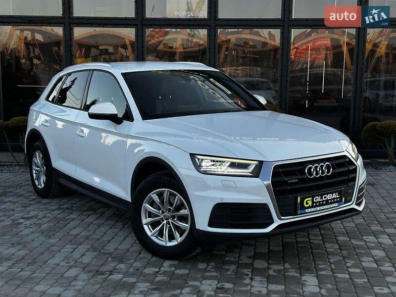 Позашляховик / Кросовер Audi Q5 2017 в Львові