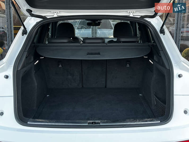 Позашляховик / Кросовер Audi Q5 2017 в Львові