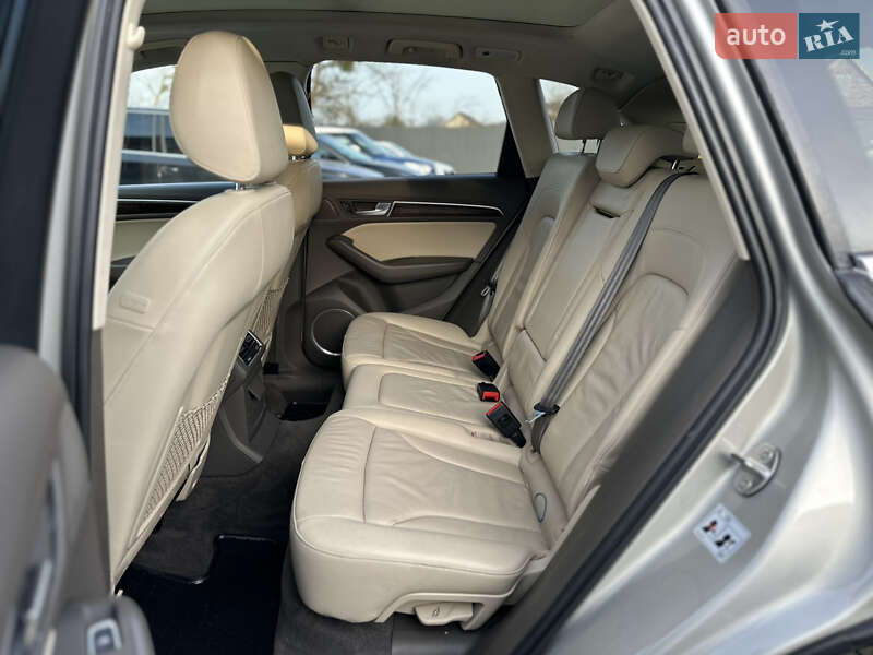 Позашляховик / Кросовер Audi Q5 2015 в Луцьку