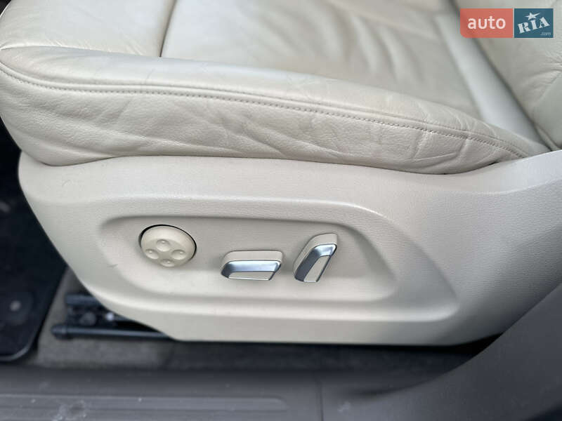 Позашляховик / Кросовер Audi Q5 2015 в Луцьку