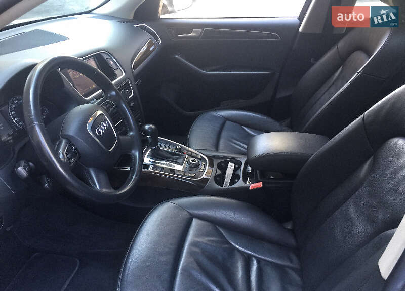 Внедорожник / Кроссовер Audi Q5 2010 в Одессе