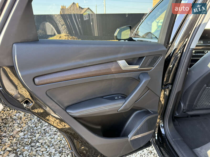 Внедорожник / Кроссовер Audi Q5 2020 в Стрые