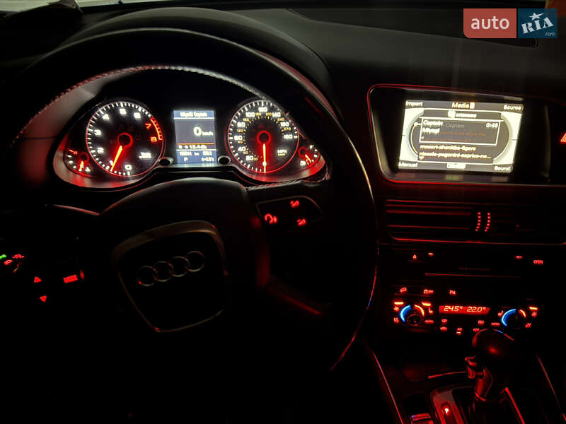 Внедорожник / Кроссовер Audi Q5 2010 в Одессе