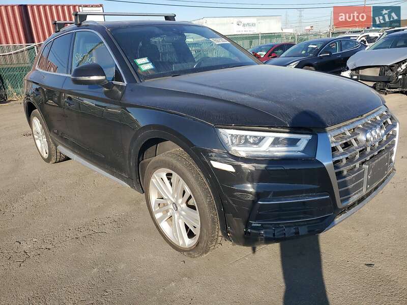 Позашляховик / Кросовер Audi Q5 2017 в Ужгороді