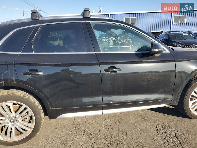 Позашляховик / Кросовер Audi Q5 2017 в Ужгороді