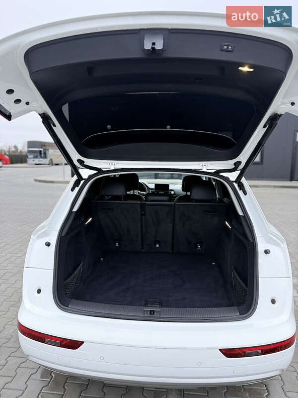 Позашляховик / Кросовер Audi Q5 2017 в Львові фото 10 Позашляховик / Кросовер Audi Q5 2017 в Львові